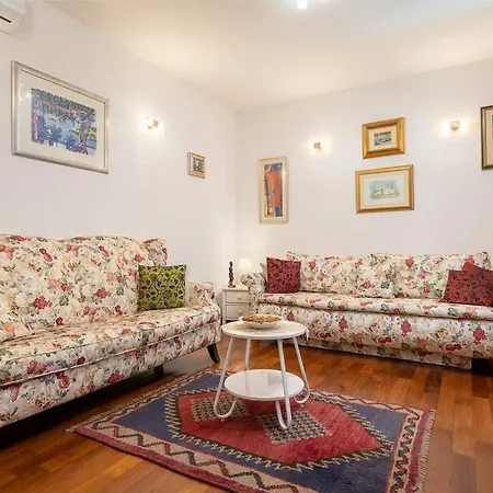 Camellia- Cozy Apartman
